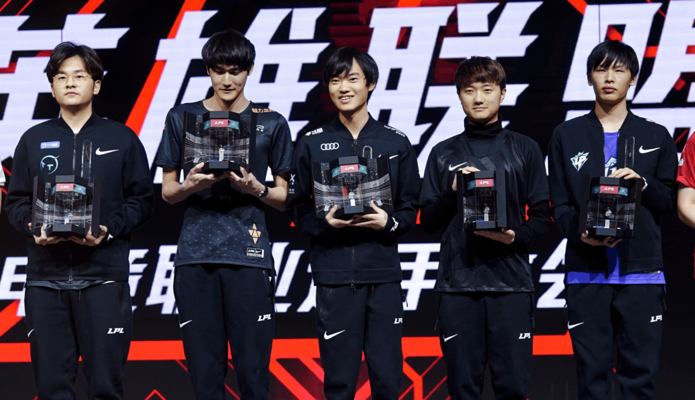 开云-Uzi焦点对战，莎拉波娃与30激战勇士分钟，表现优异胜负难料！