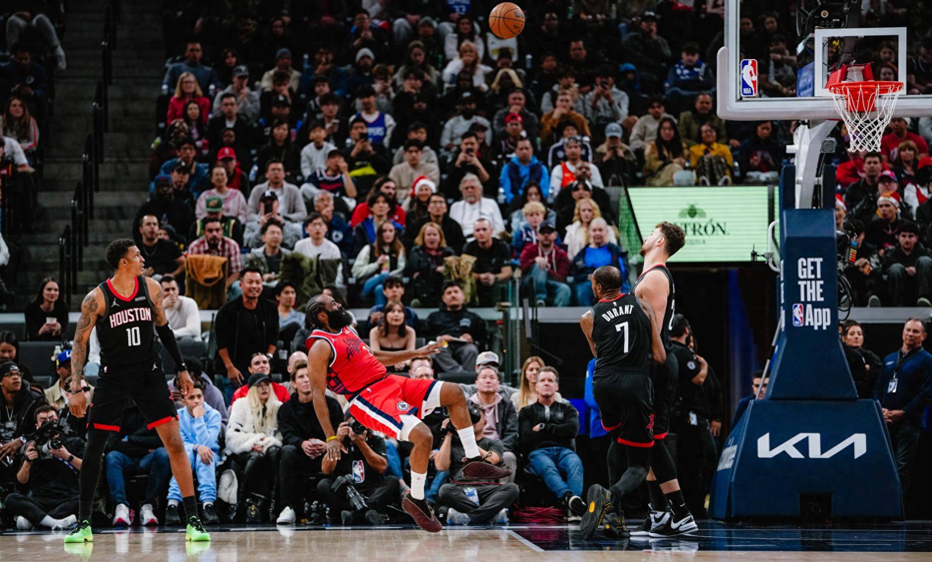 开云体育- 哈登足球 