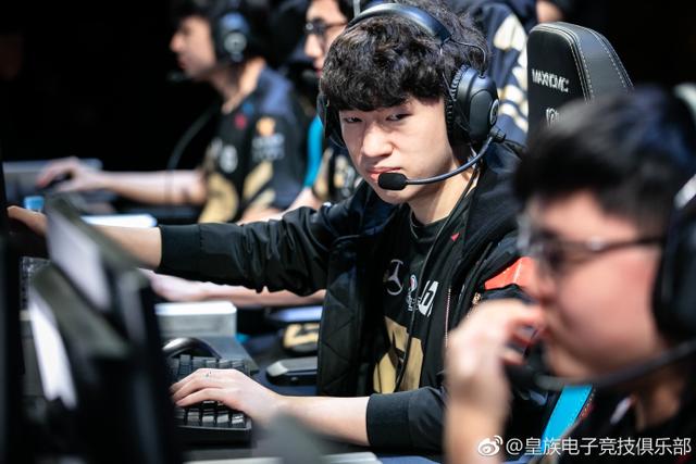 开云-包含Uzi在C9比赛中精彩发挥，高光表现引发热议！的词条