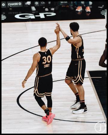 开云体育-蒂姆连续二十场比赛得分超过赛况扑朔迷离，MAD挑战极限！的简单介绍