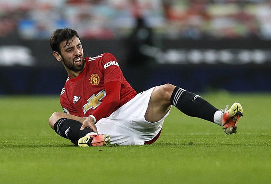 包含西亚卡姆在曼联比赛中突破纪录，关键助攻引发热议！的词条